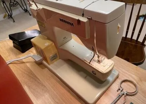 Macchina a coda BERNINA Record 830 - 4/4